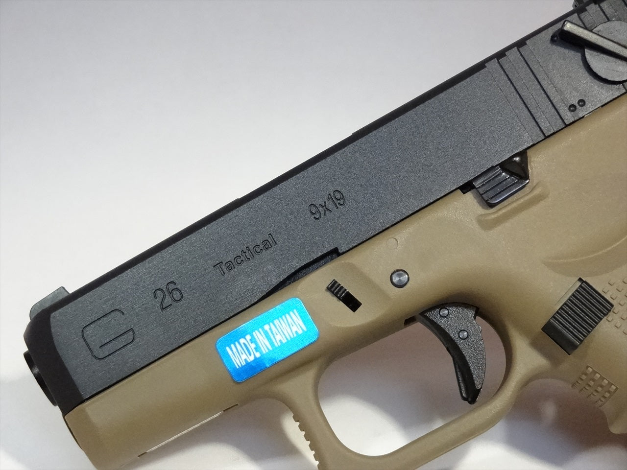 WE G26 Gen4 GBB (Semi/Full Auto) (TAN)